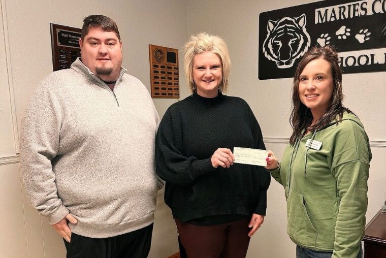 Belle Parade Winners Donate Winnings to Support Maries R-2 Students